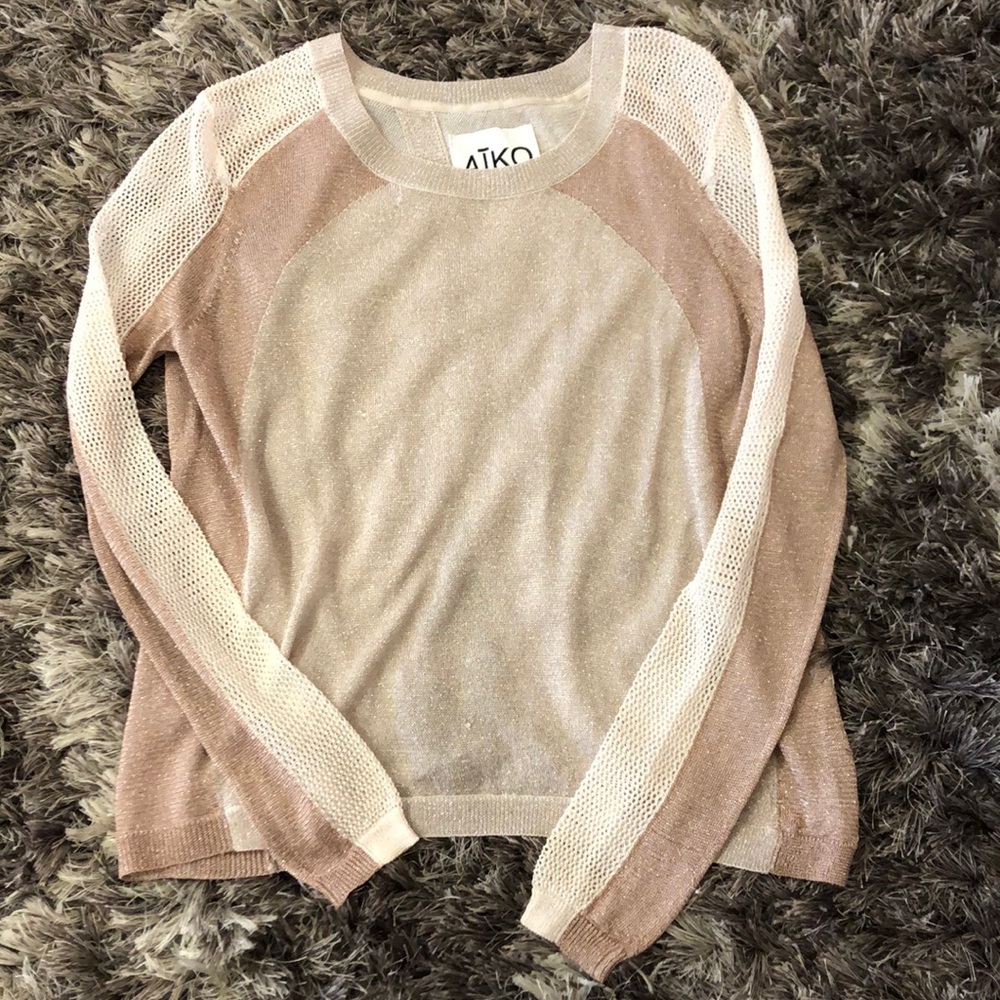 AīKo open back sweater